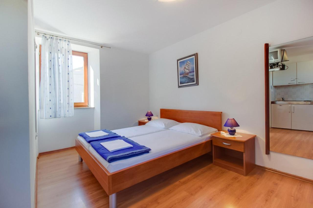 Apartments Rosa Mali Lošinj Exteriör bild