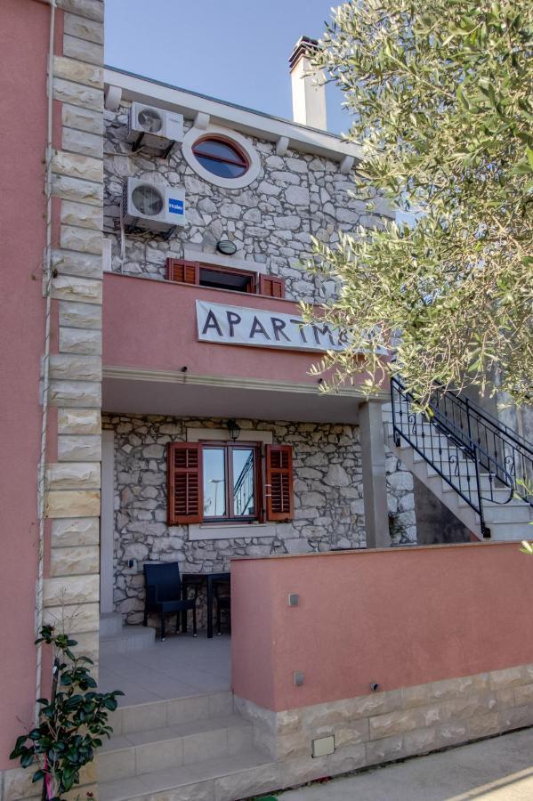 Apartments Rosa Mali Lošinj Exteriör bild