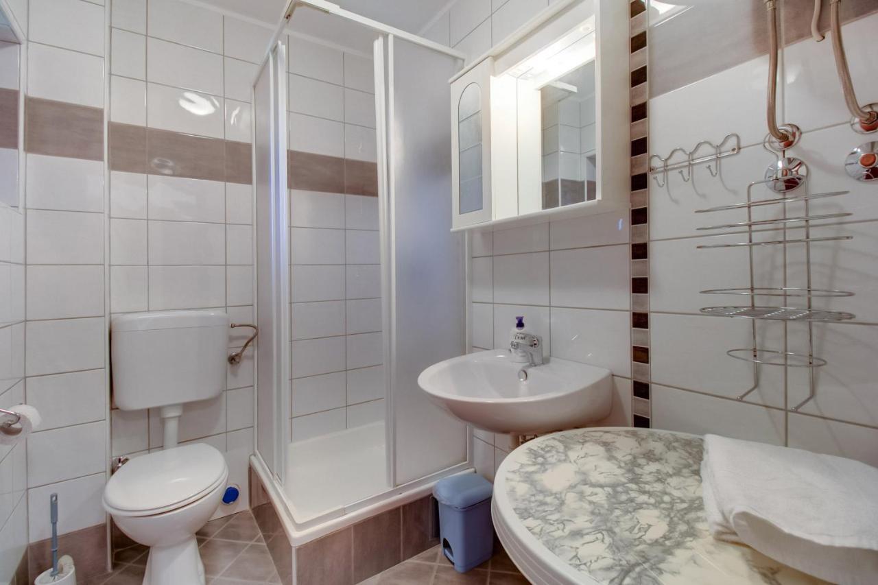 Apartments Rosa Mali Lošinj Exteriör bild