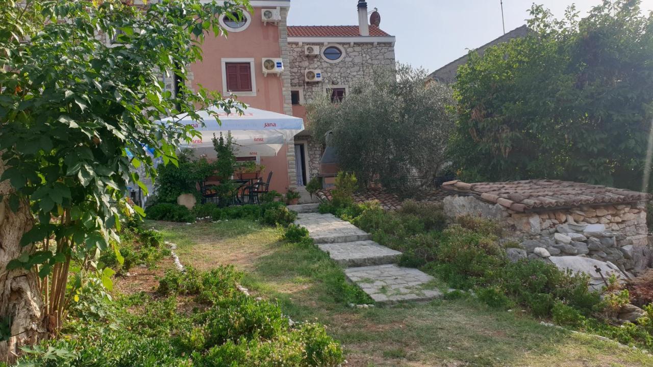 Apartments Rosa Mali Lošinj Exteriör bild
