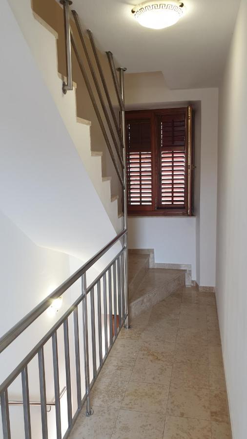 Apartments Rosa Mali Lošinj Exteriör bild