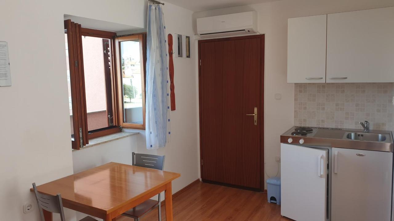 Apartments Rosa Mali Lošinj Exteriör bild