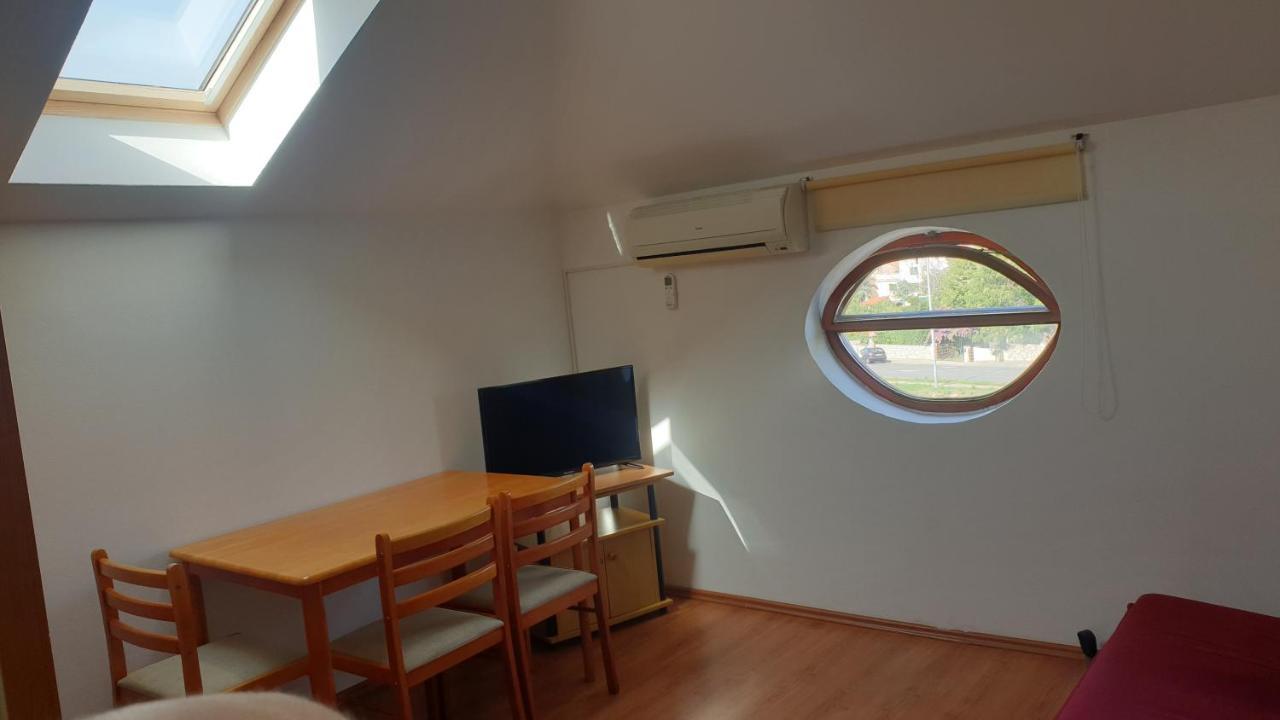 Apartments Rosa Mali Lošinj Exteriör bild
